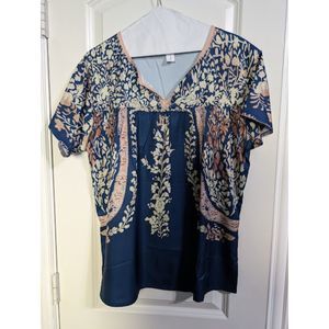{3 for $15} Chicyea Top